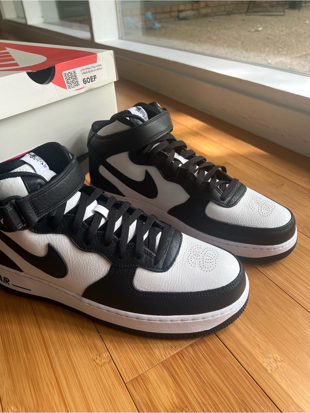 Nike Men’s Stussy Air Force 1 Black/White Mid-Top Sneakers size 12